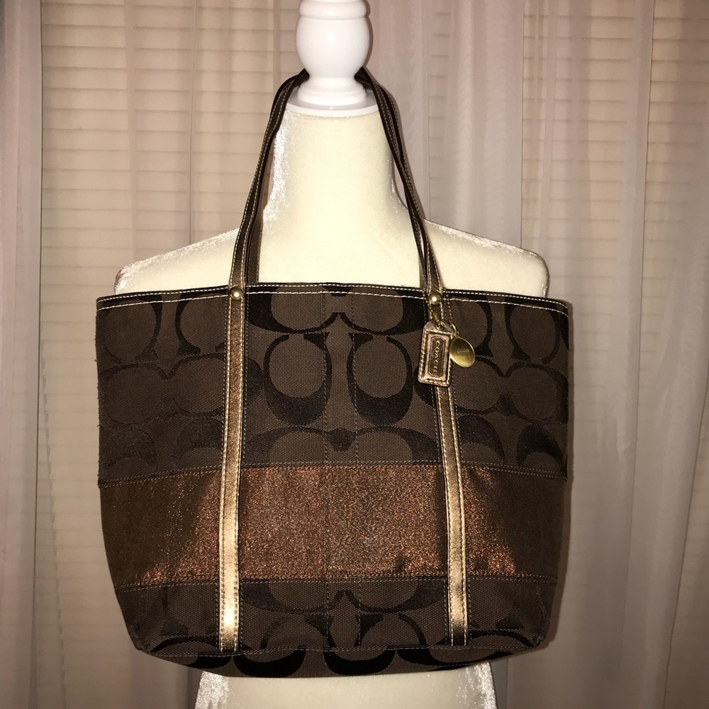 🔥SALE Like New! Coach Signature Stripe Shopper